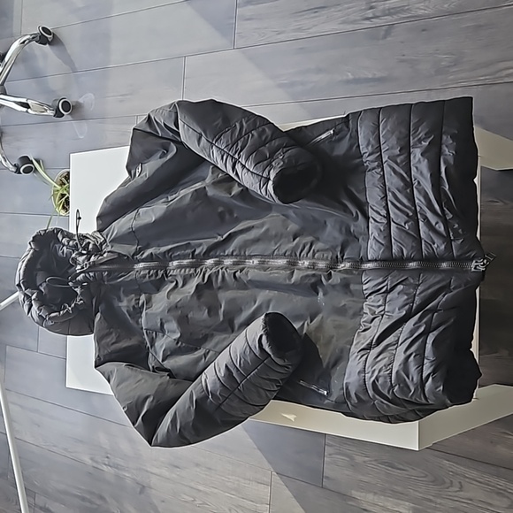 Helly Hansen Jackets & Blazers - Helly Hansen Women's Black Puffer Coat Size Medium - Warm & Durable Winter Jacke